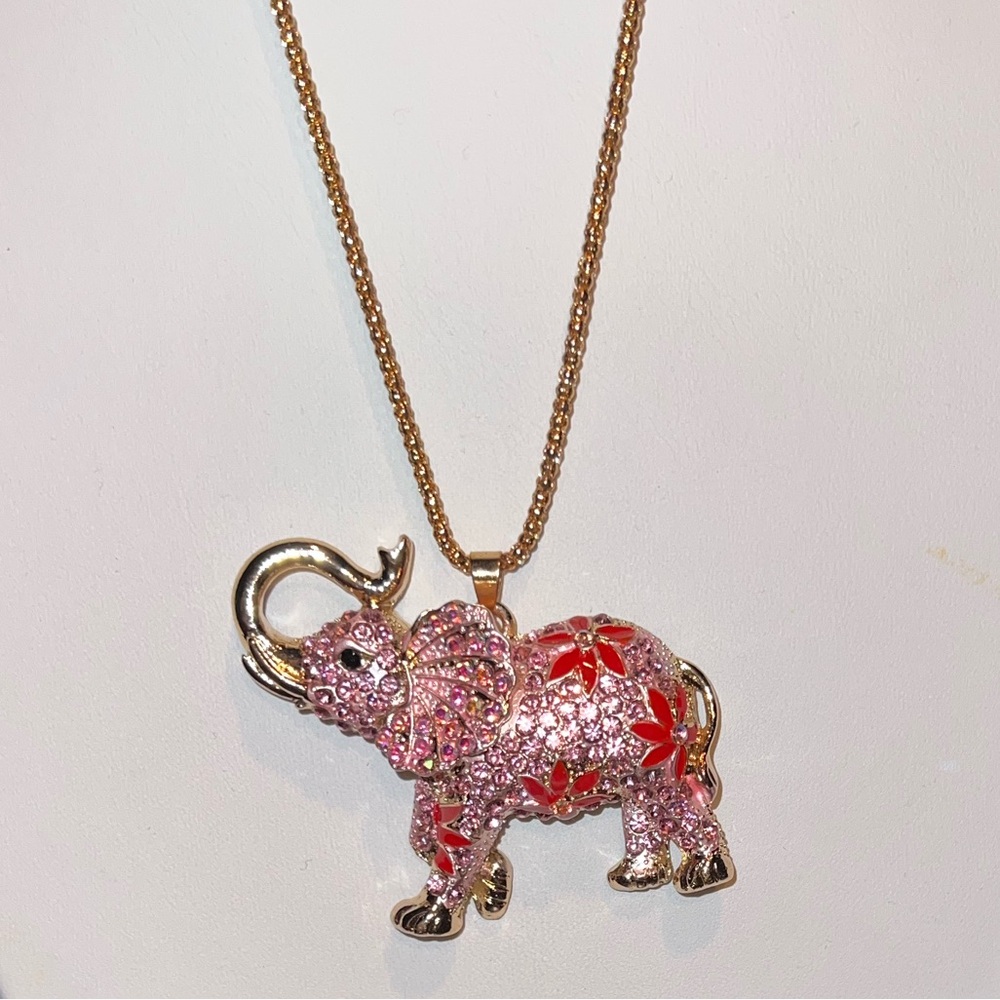 Betsey Johnson NWOT Pink and Gold Elephant Pendant Necklace